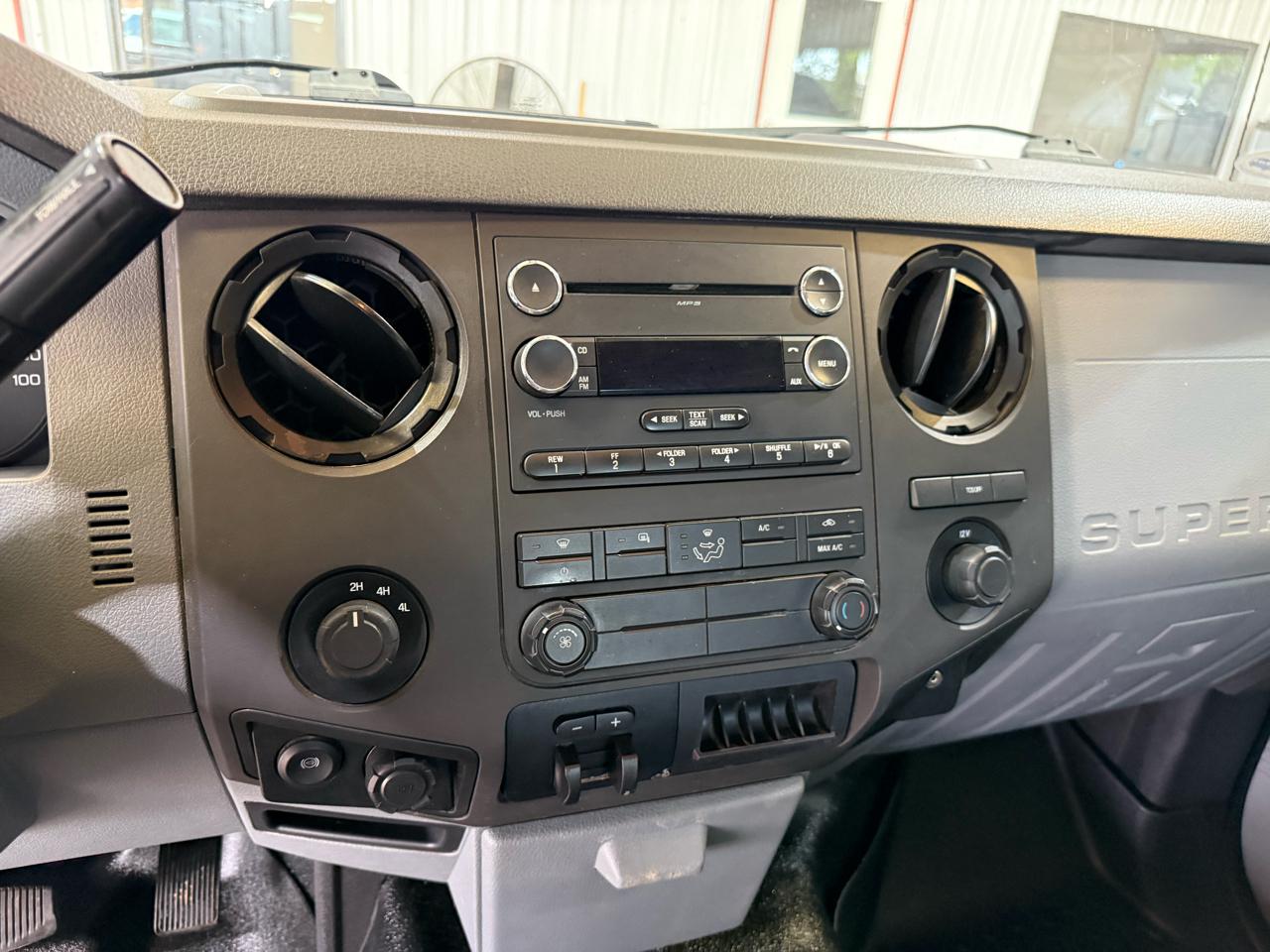 Ford F-350 SD XLT Crew Cab Long Bed DRW 4WD 2015