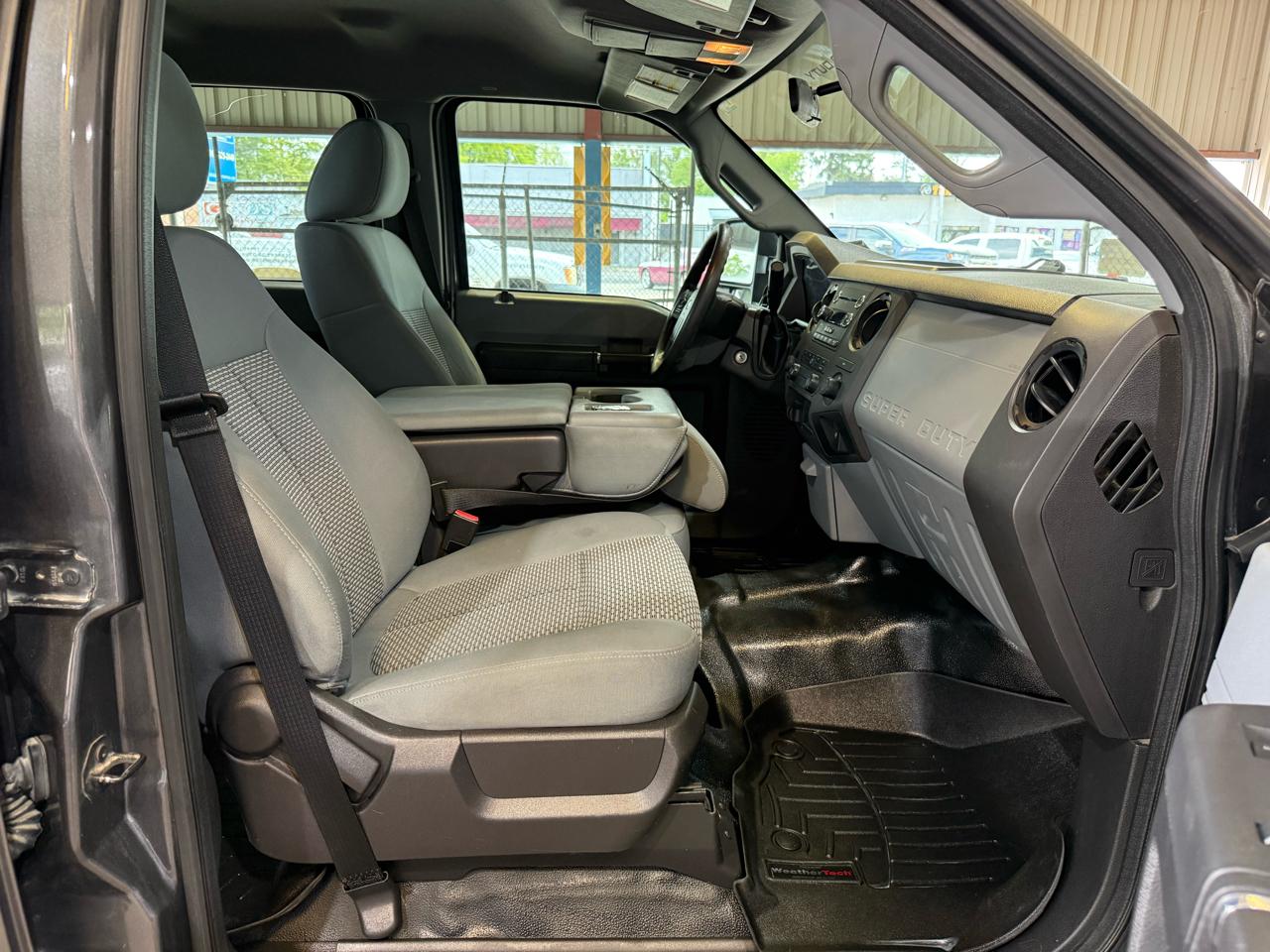 Ford F-350 SD XLT Crew Cab Long Bed DRW 4WD 2015