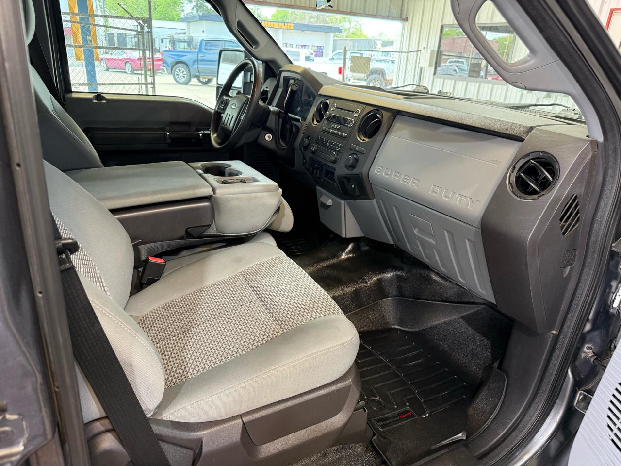 Ford F-350 SD XLT Crew Cab Long Bed DRW 4WD 2015