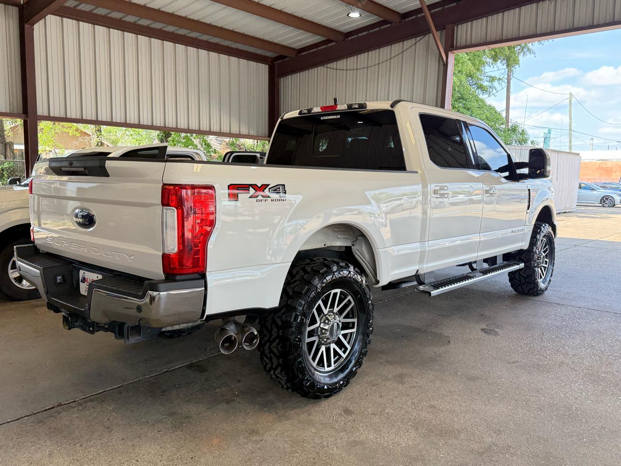 Ford F-250 SD Lariat Crew Cab 4WD 2019