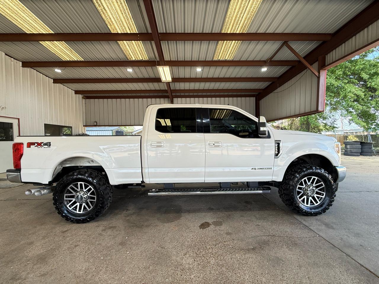 Ford F-250 SD Lariat Crew Cab 4WD 2019