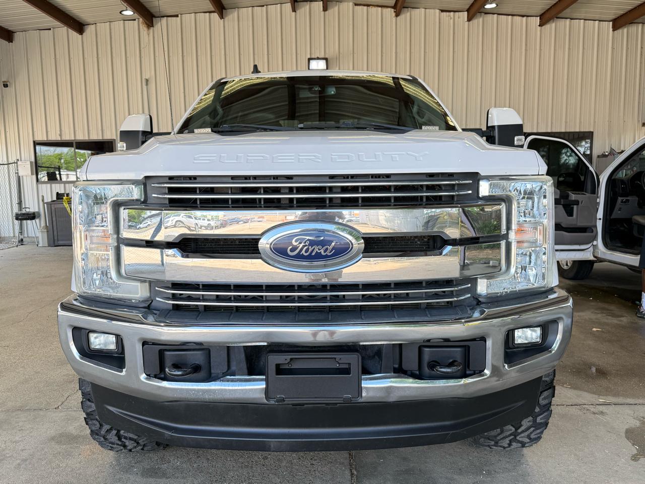 Ford F-250 SD Lariat Crew Cab 4WD 2019