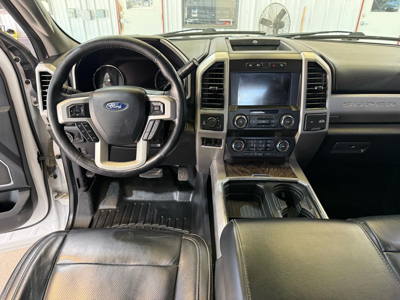 Ford F-250 SD Lariat Crew Cab 4WD 2019