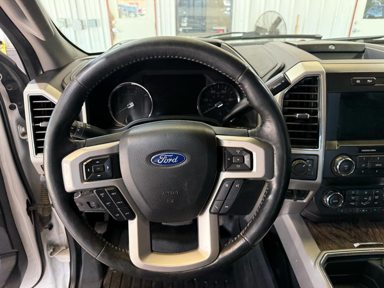 Ford F-250 SD Lariat Crew Cab 4WD 2019