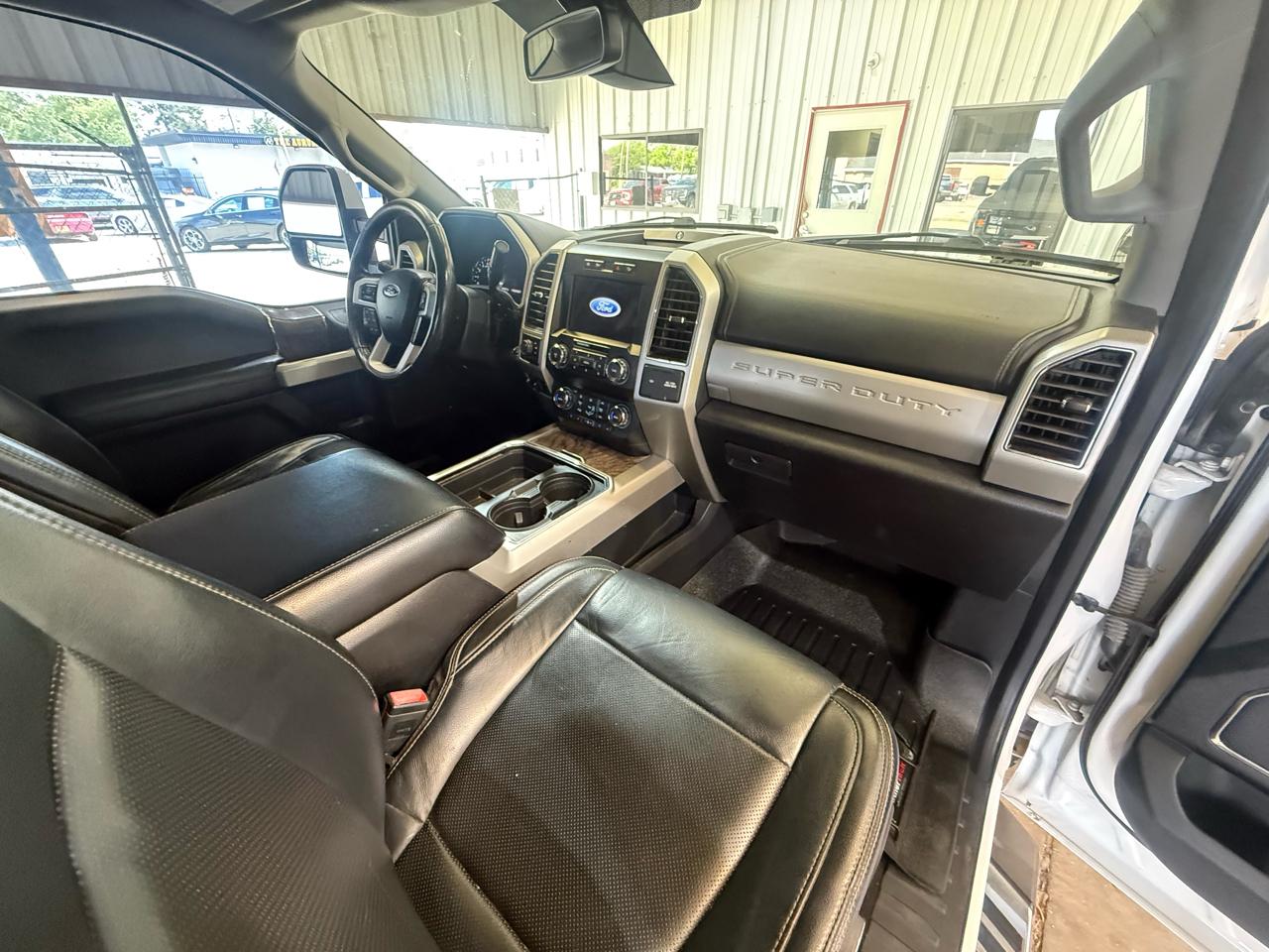 Ford F-250 SD Lariat Crew Cab 4WD 2019