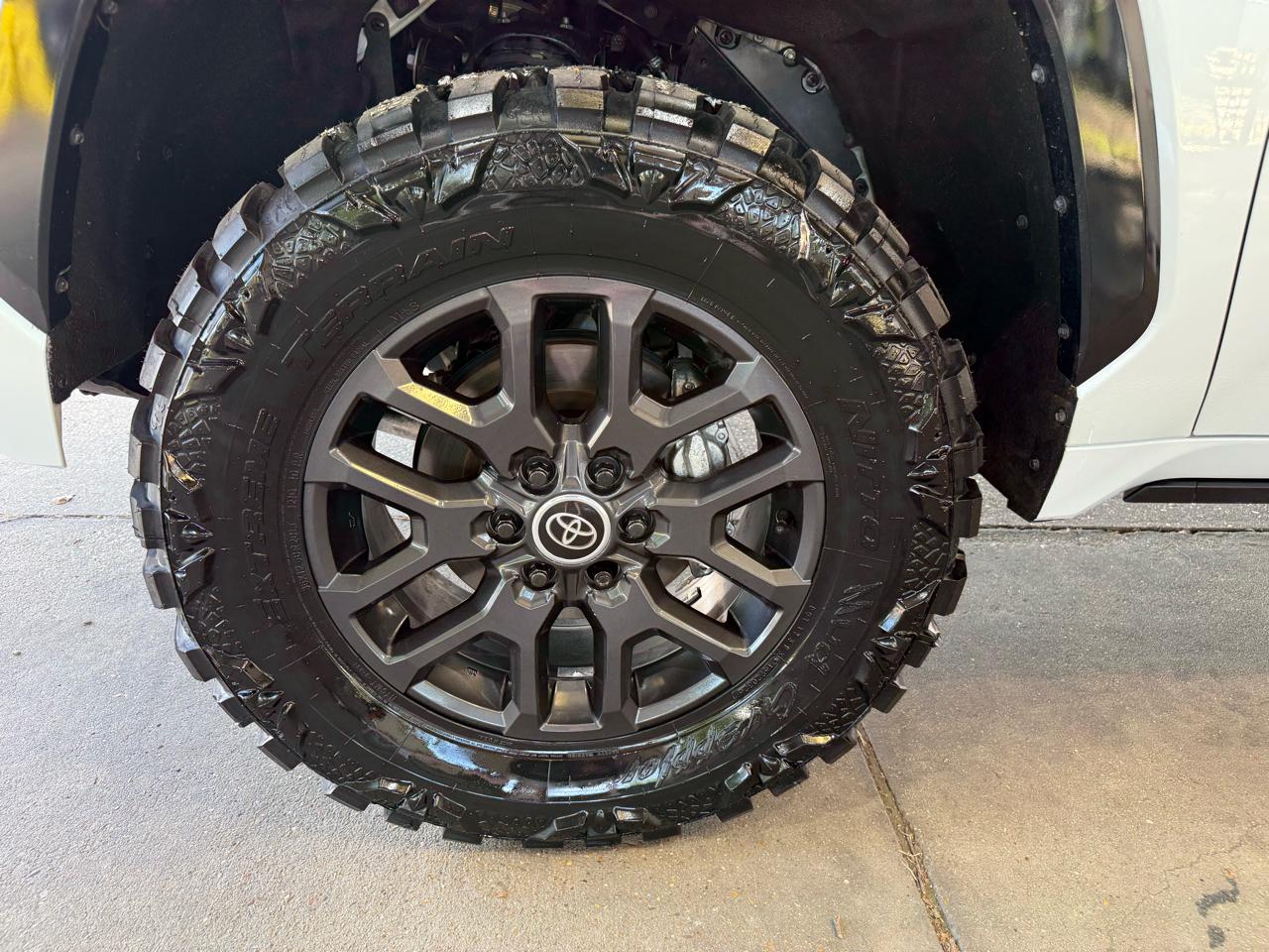 Toyota Tundra Platinum CrewMax 4WD 2024
