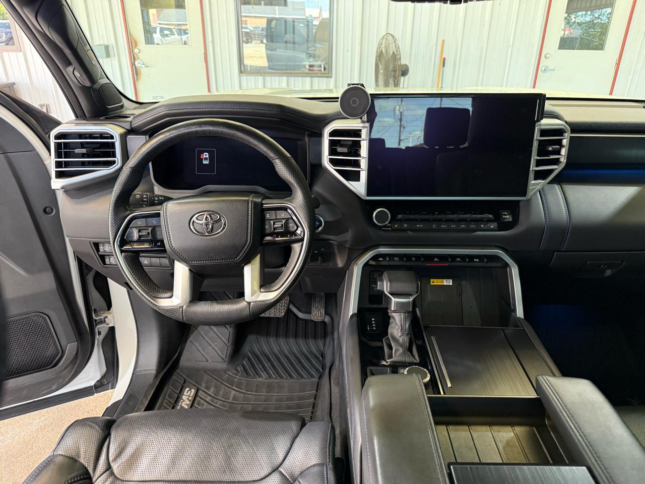 Toyota Tundra Platinum CrewMax 4WD 2024