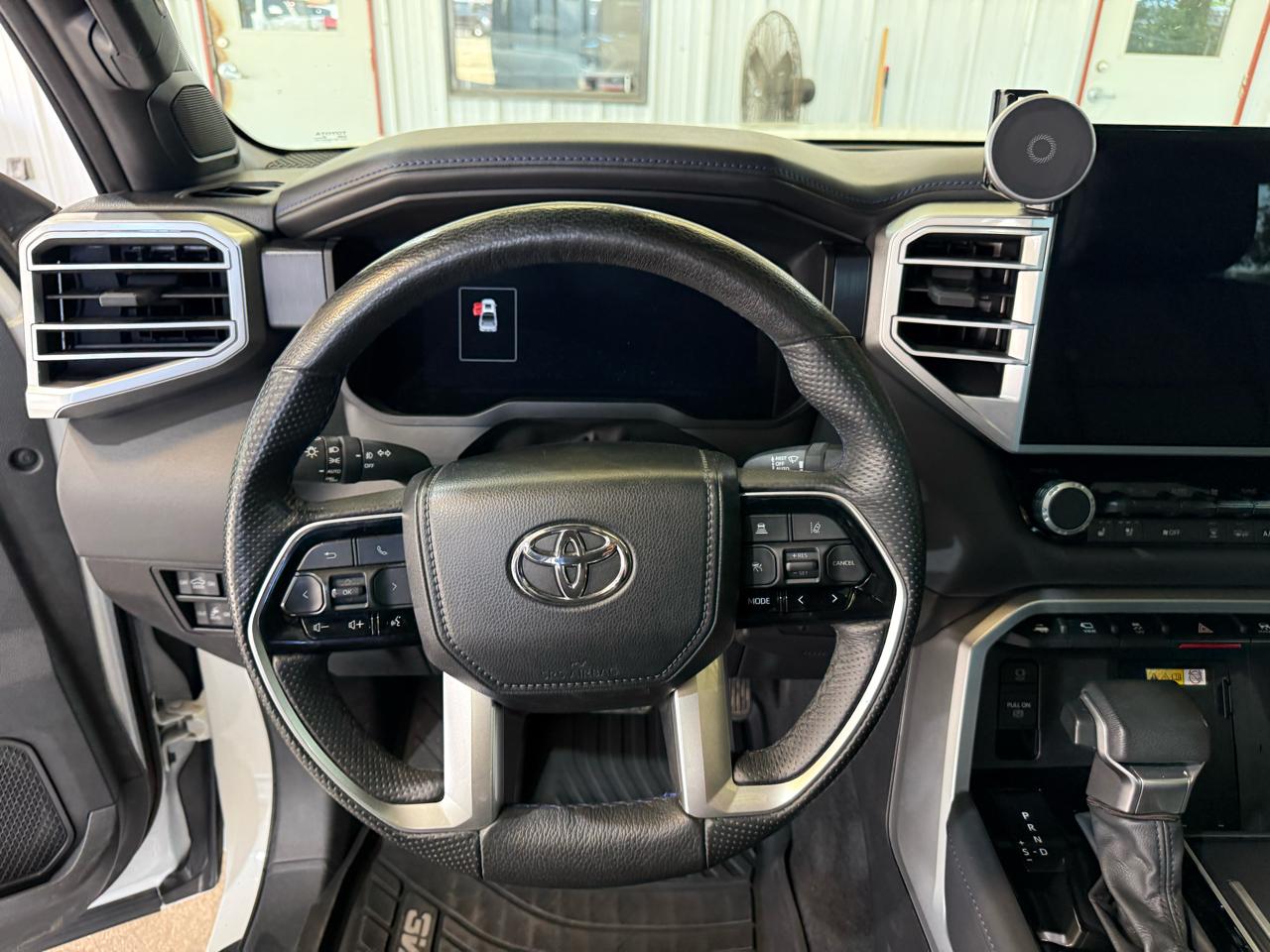 Toyota Tundra Platinum CrewMax 4WD 2024