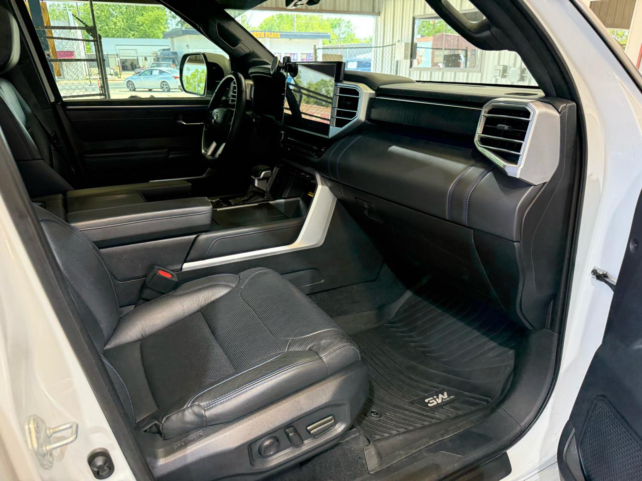 Toyota Tundra Platinum CrewMax 4WD 2024
