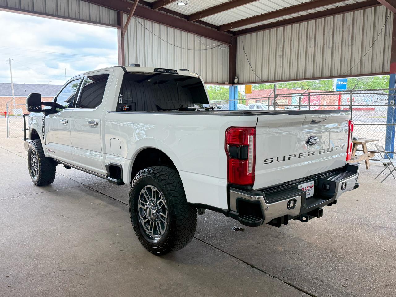 Ford F-350 SD Lariat Crew Cab Short Bed 4WD 2023