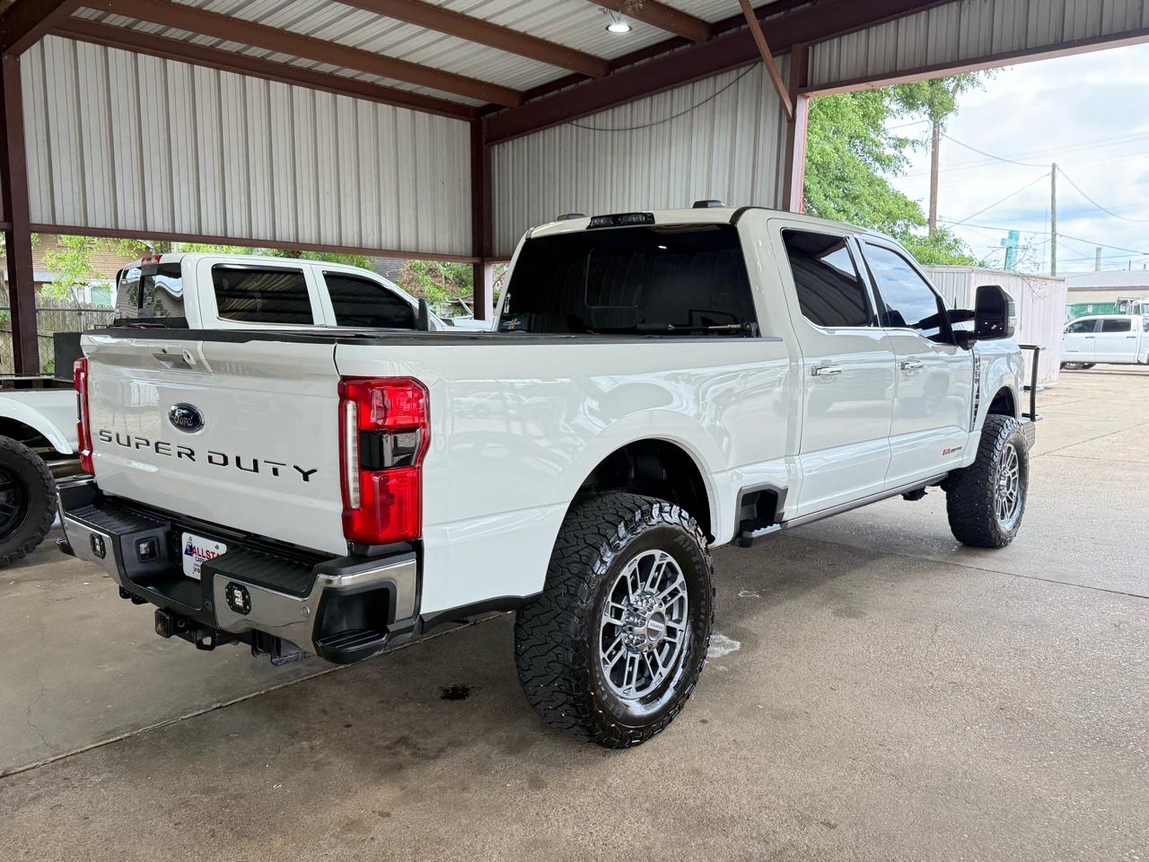 Ford F-350 SD Lariat Crew Cab Short Bed 4WD 2023