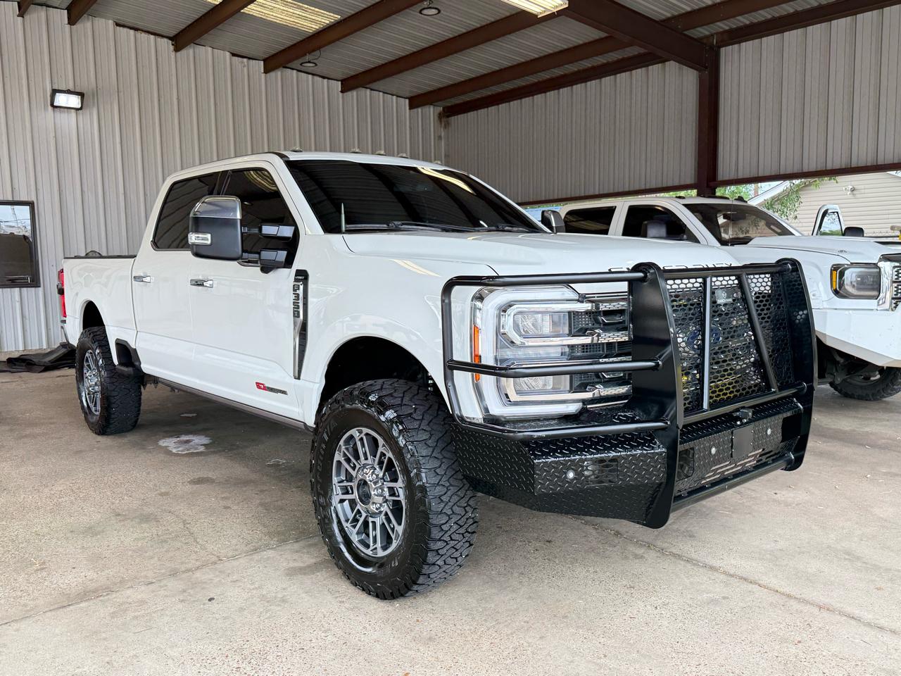 Ford F-350 SD Lariat Crew Cab Short Bed 4WD 2023