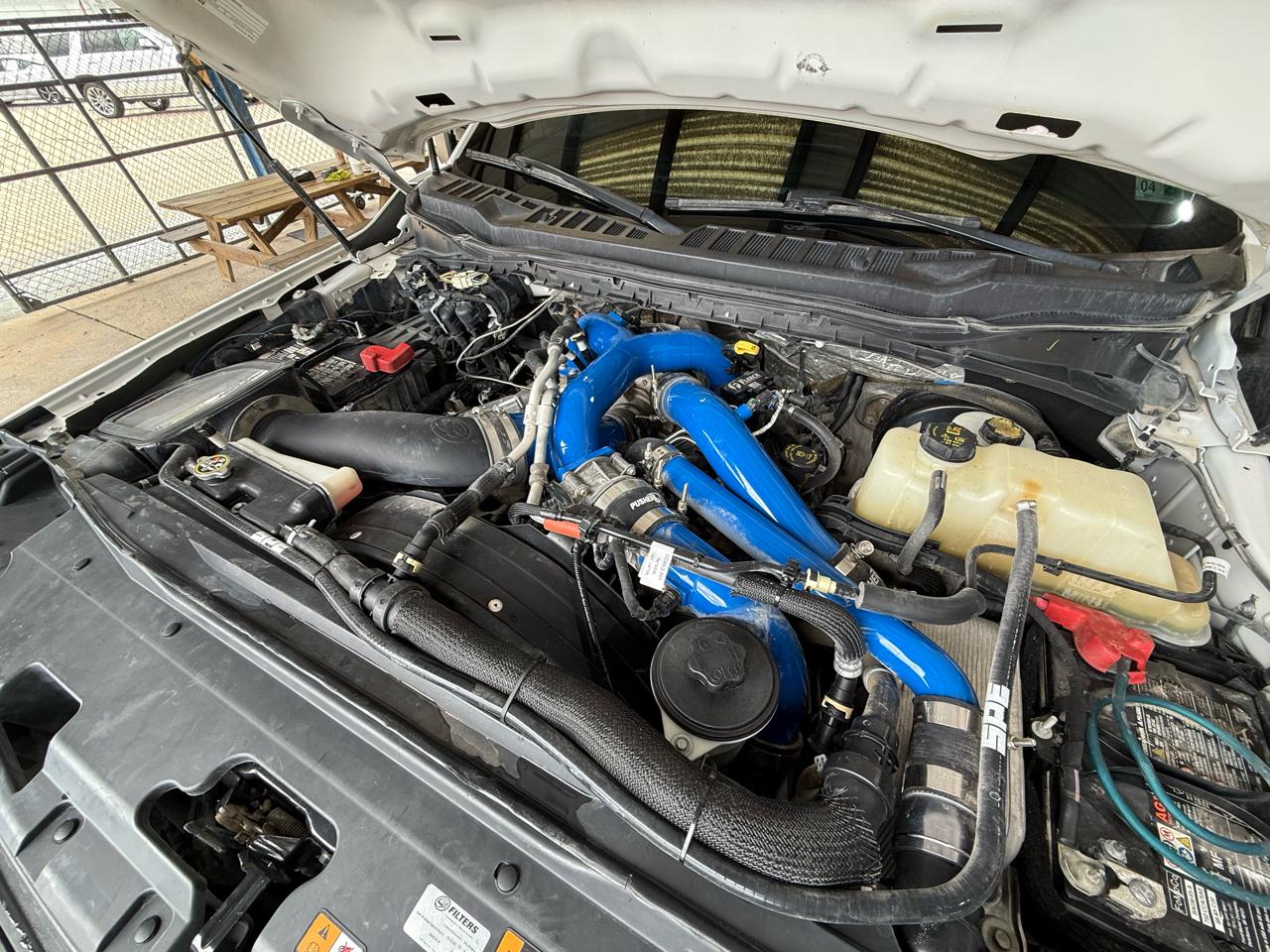 Ford F-350 SD Lariat Crew Cab Short Bed 4WD 2023