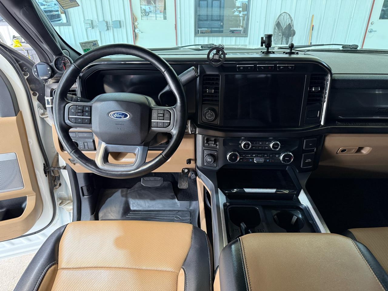 Ford F-350 SD Lariat Crew Cab Short Bed 4WD 2023