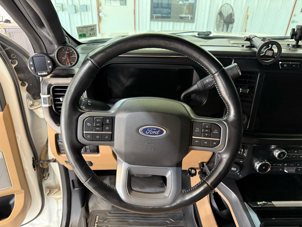 Ford F-350 SD Lariat Crew Cab Short Bed 4WD 2023