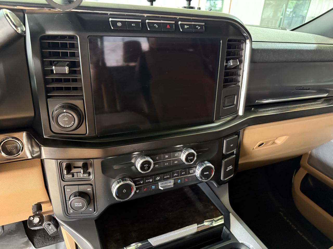 Ford F-350 SD Lariat Crew Cab Short Bed 4WD 2023