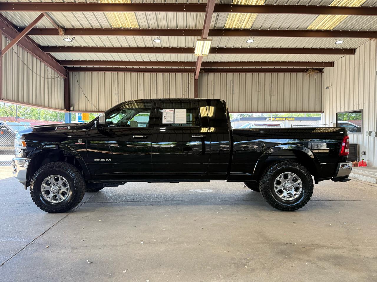RAM 3500 Laramie Mega Cab 4WD 2019