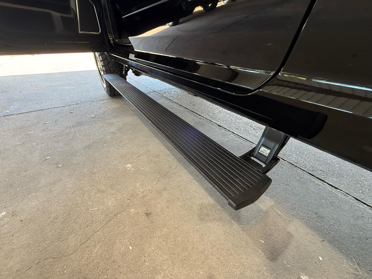 RAM 3500 Laramie Mega Cab 4WD 2019