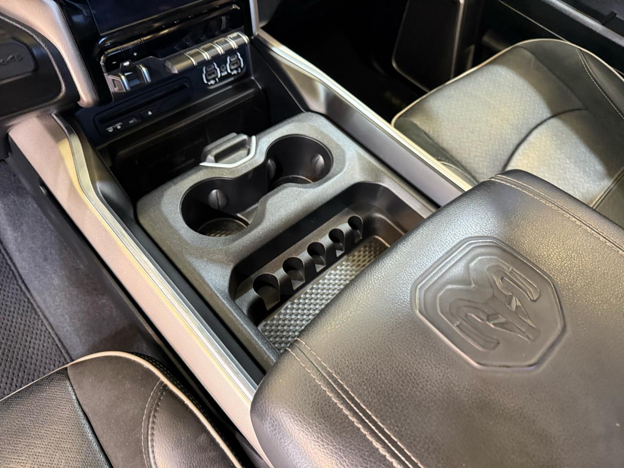 RAM 3500 Laramie Mega Cab 4WD 2019