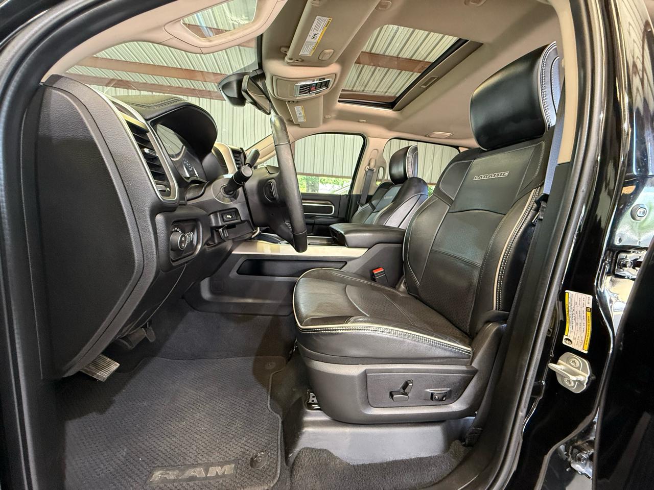 RAM 3500 Laramie Mega Cab 4WD 2019