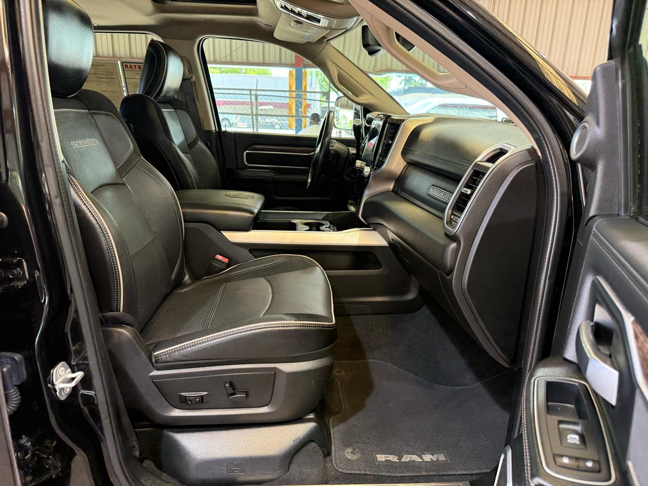 RAM 3500 Laramie Mega Cab 4WD 2019