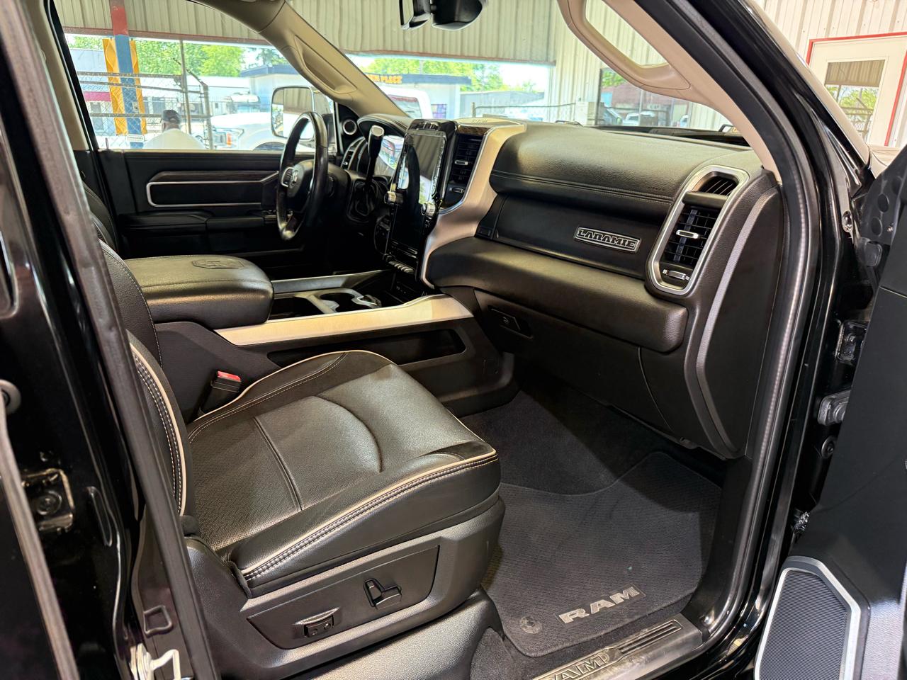 RAM 3500 Laramie Mega Cab 4WD 2019