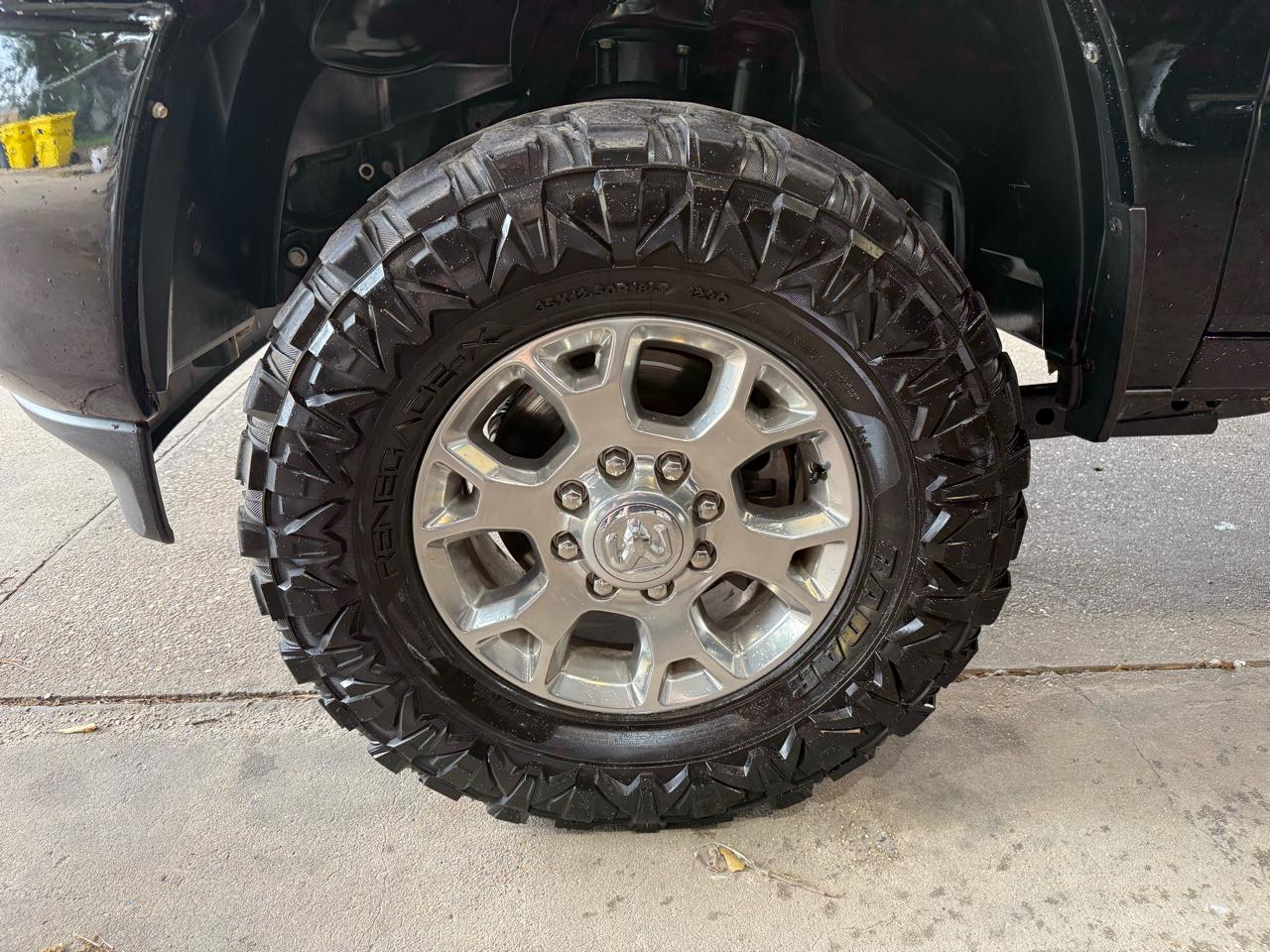 RAM 2500 Laramie Crew Cab SWB 4WD 2024