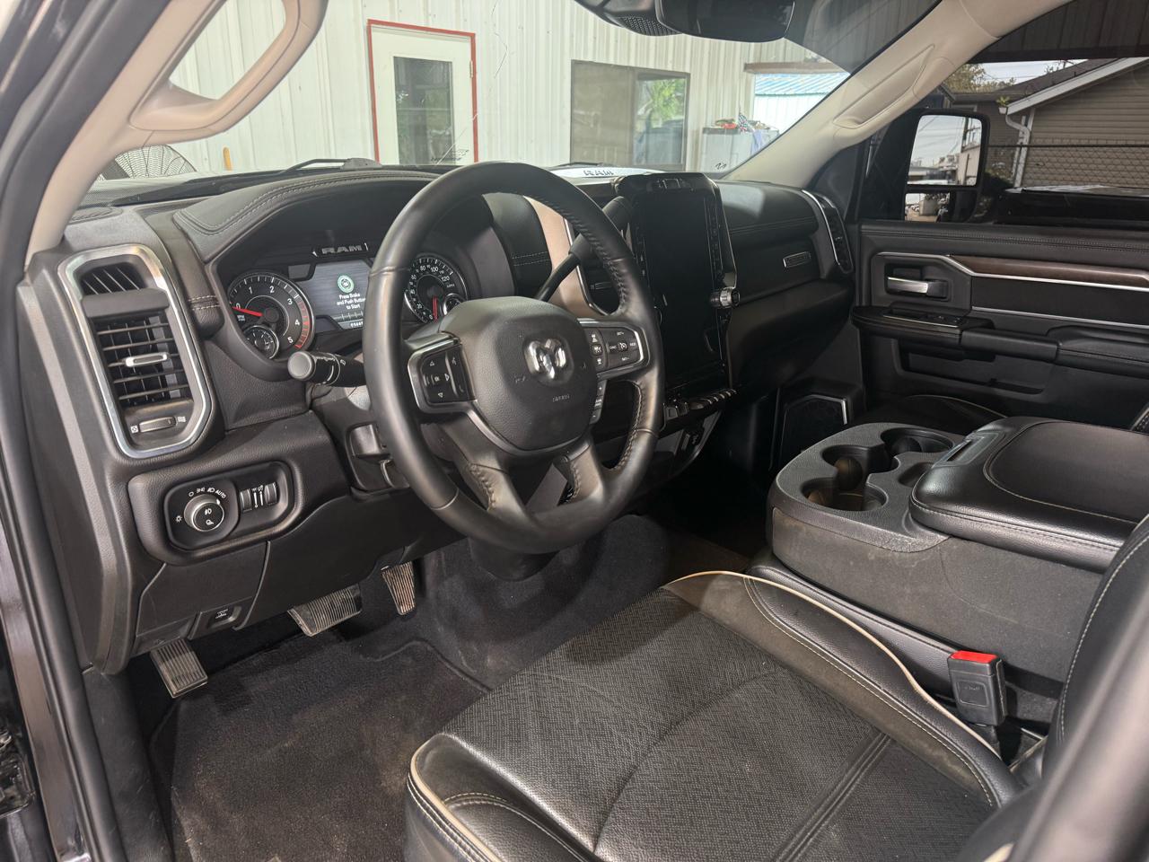 RAM 2500 Laramie Crew Cab SWB 4WD 2024