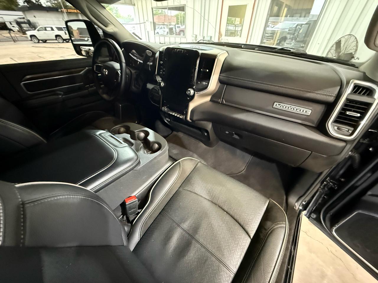 RAM 2500 Laramie Crew Cab SWB 4WD 2024