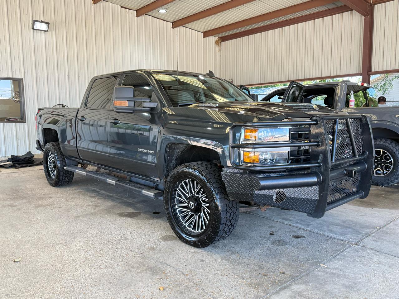 Chevrolet Silverado 2500HD LT Crew Cab 4WD 2018