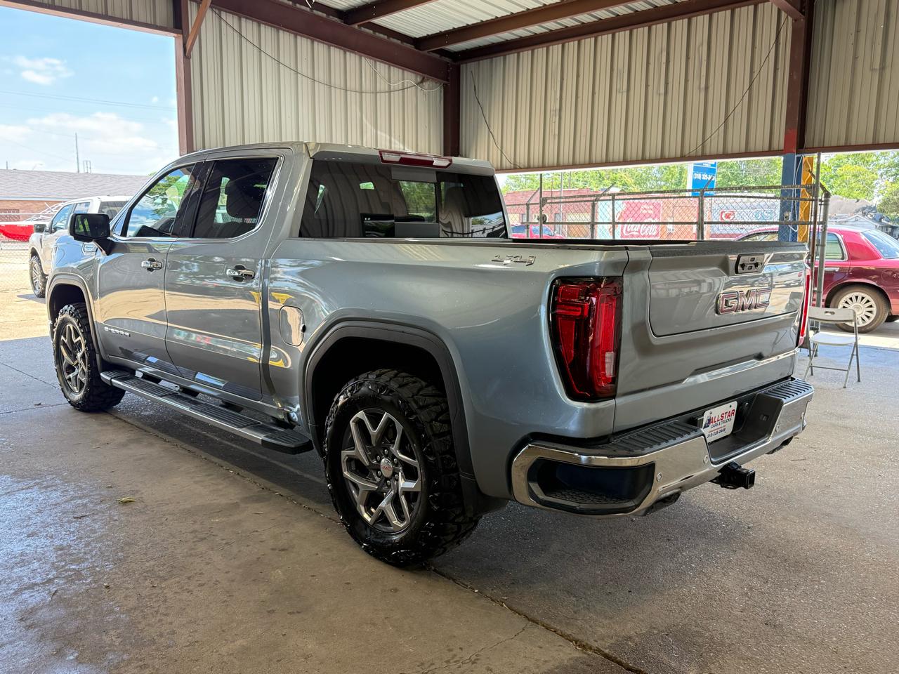 GMC Sierra 1500 SLT Crew Cab 4WD 2023