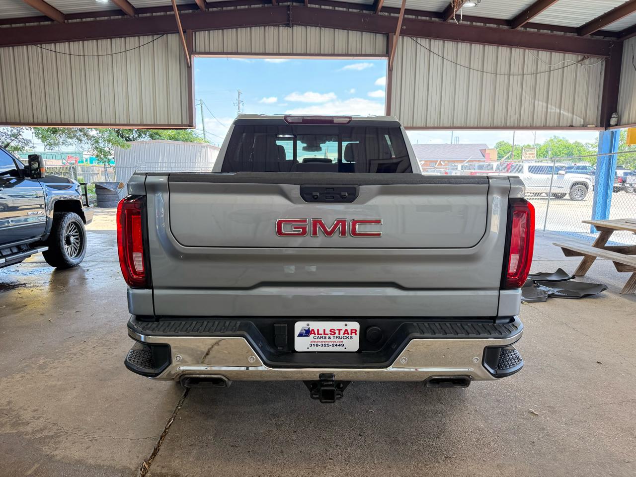 GMC Sierra 1500 SLT Crew Cab 4WD 2023