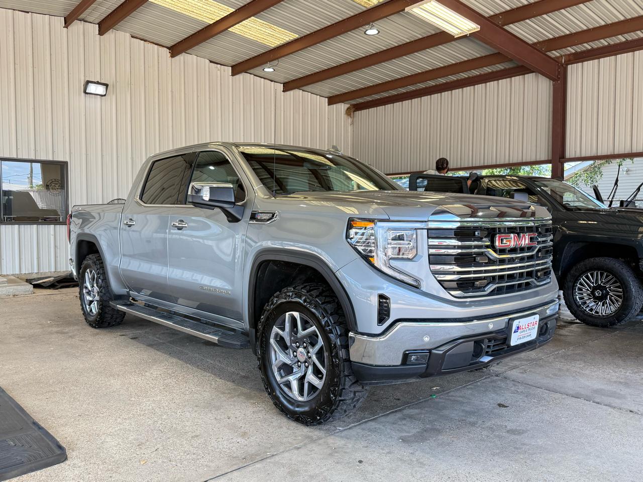 GMC Sierra 1500 SLT Crew Cab 4WD 2023