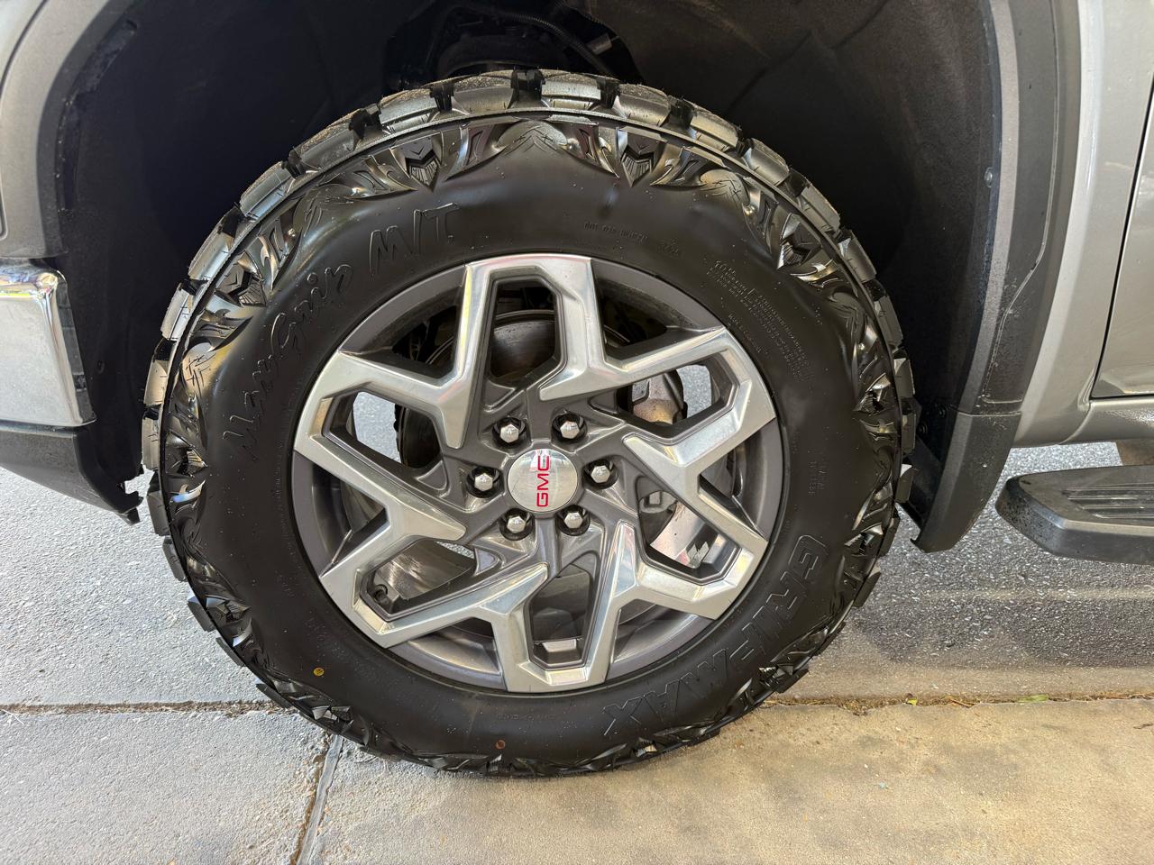 GMC Sierra 1500 SLT Crew Cab 4WD 2023