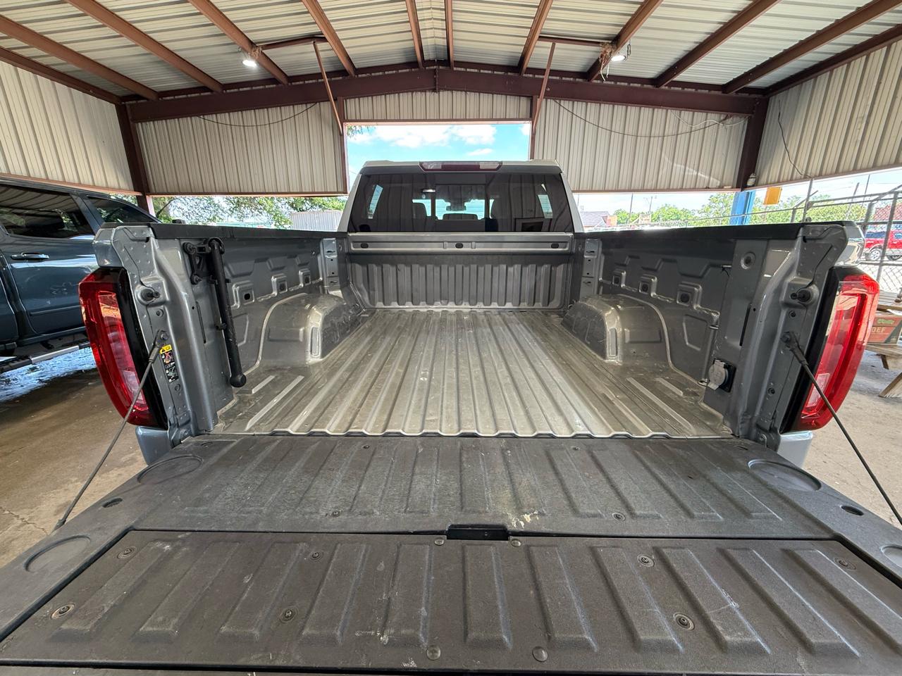 GMC Sierra 1500 SLT Crew Cab 4WD 2023