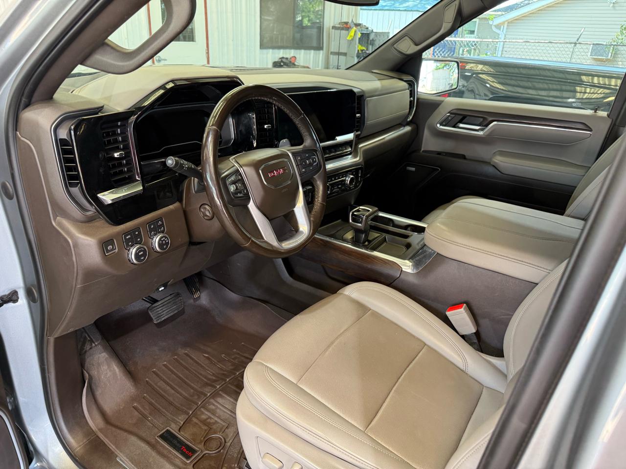 GMC Sierra 1500 SLT Crew Cab 4WD 2023