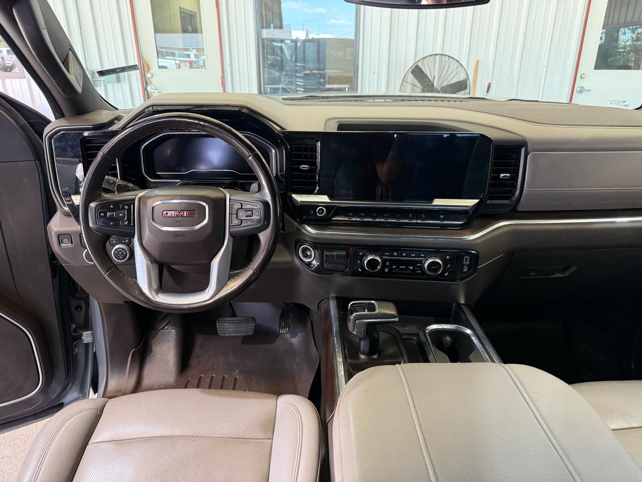 GMC Sierra 1500 SLT Crew Cab 4WD 2023