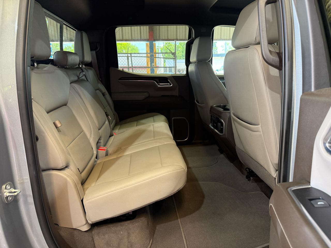 GMC Sierra 1500 SLT Crew Cab 4WD 2023