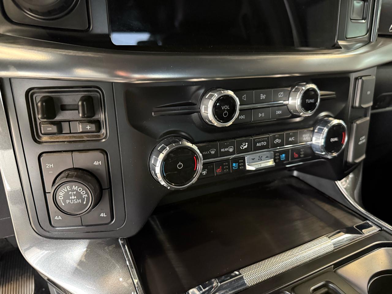 Ford F-150 Lariat SuperCrew 5.5-ft. Bed 4WD 2023