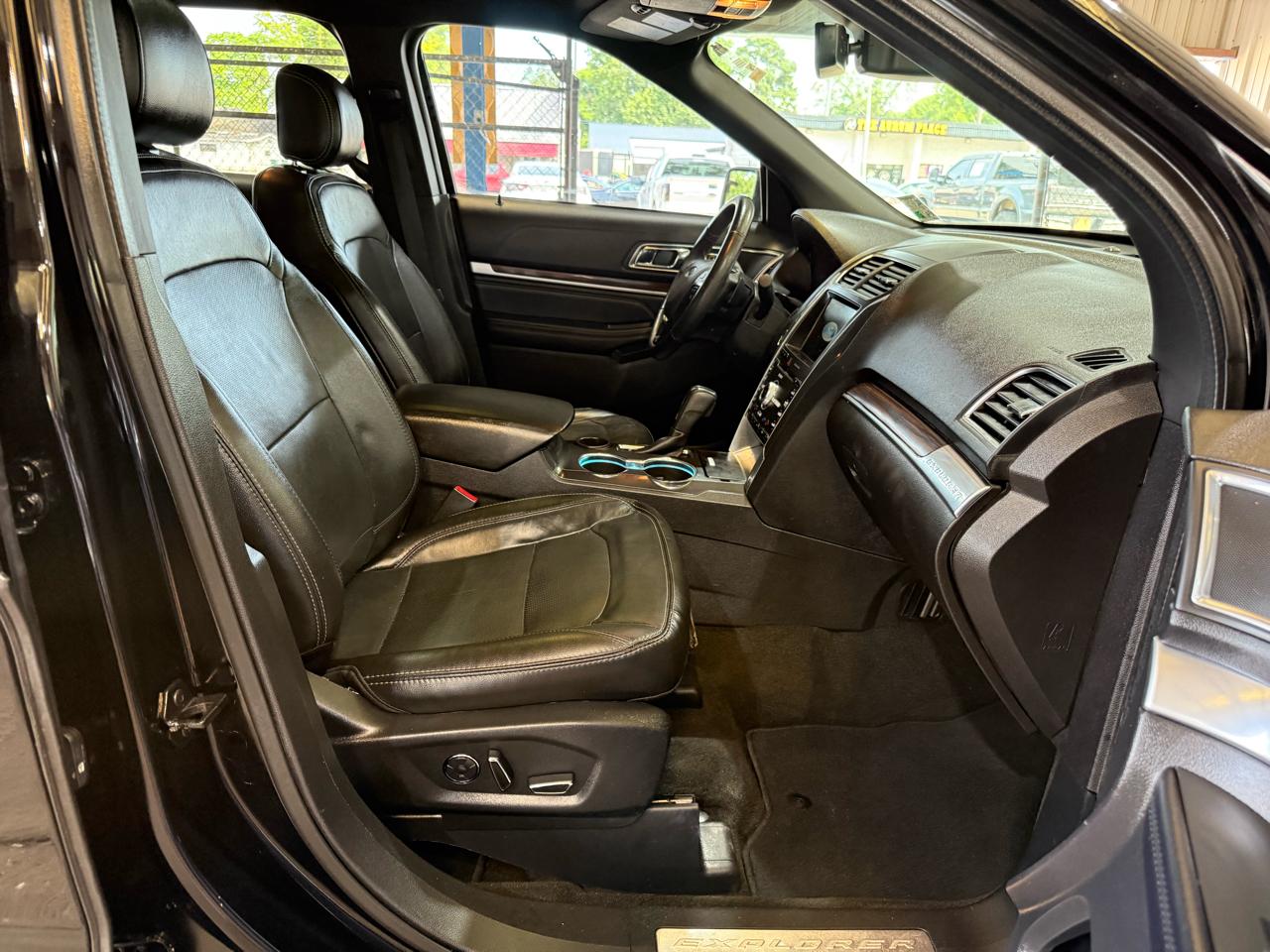 Ford Explorer Limited FWD 2017