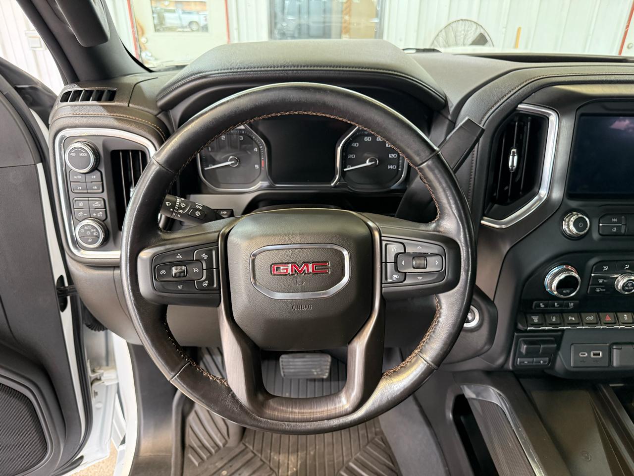 GMC Sierra 2500HD AT4 Crew Cab 4WD 2022