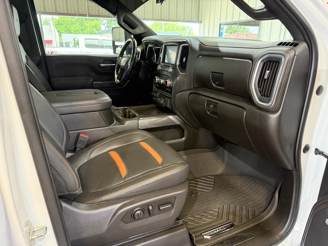 GMC Sierra 2500HD AT4 Crew Cab 4WD 2022