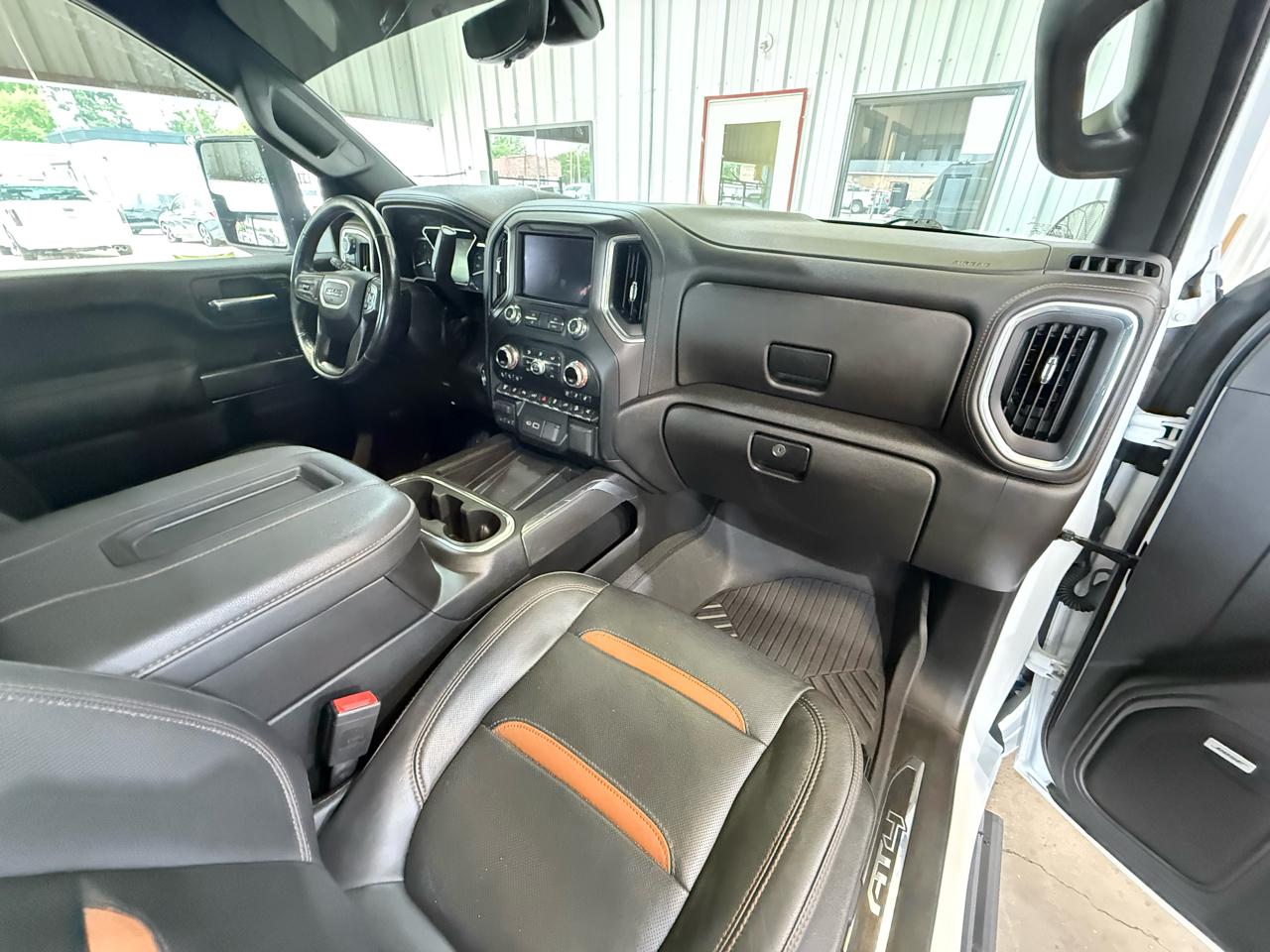 GMC Sierra 2500HD AT4 Crew Cab 4WD 2022