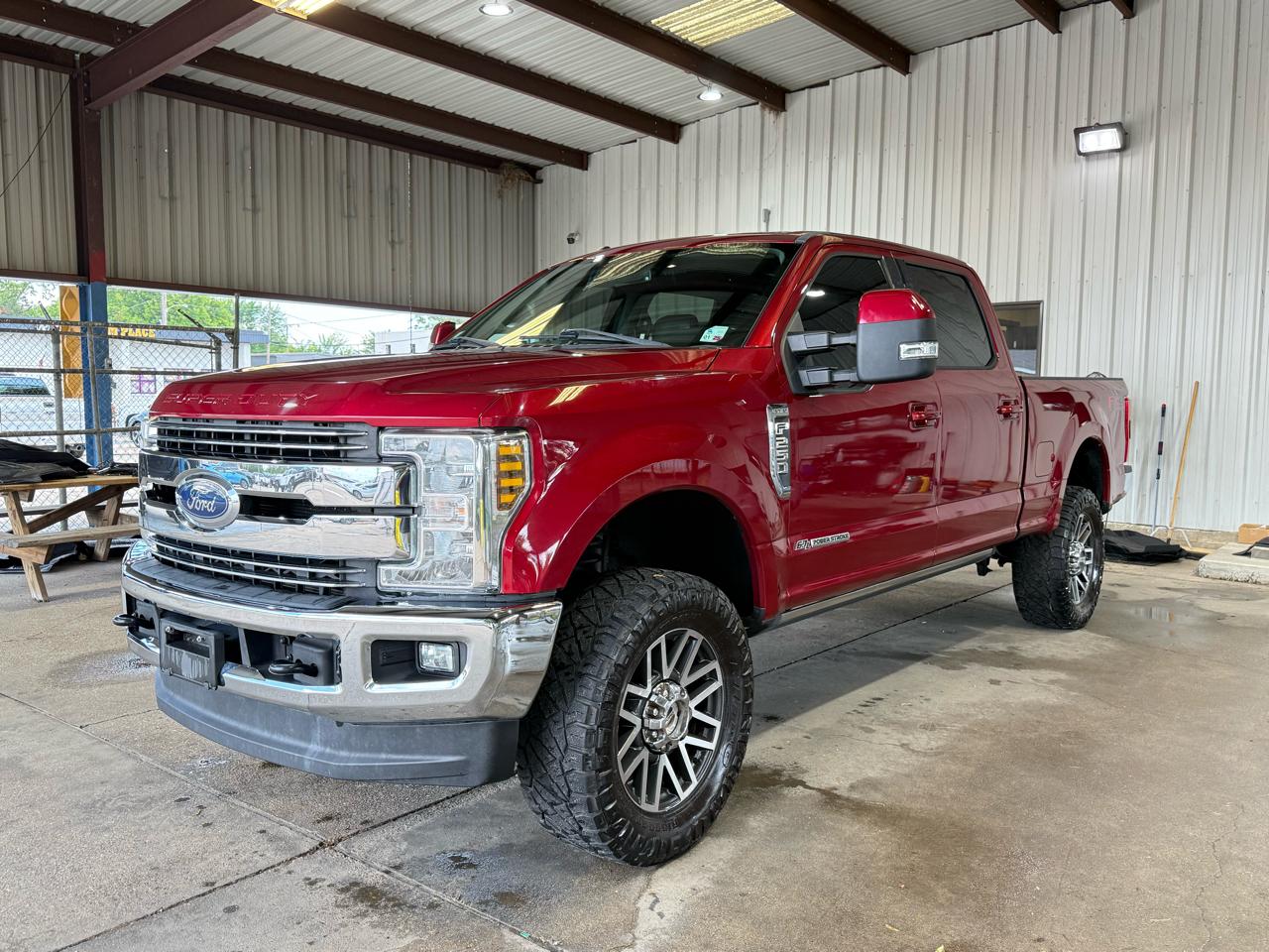Ford F-250 SD Lariat Crew Cab 4WD 2018