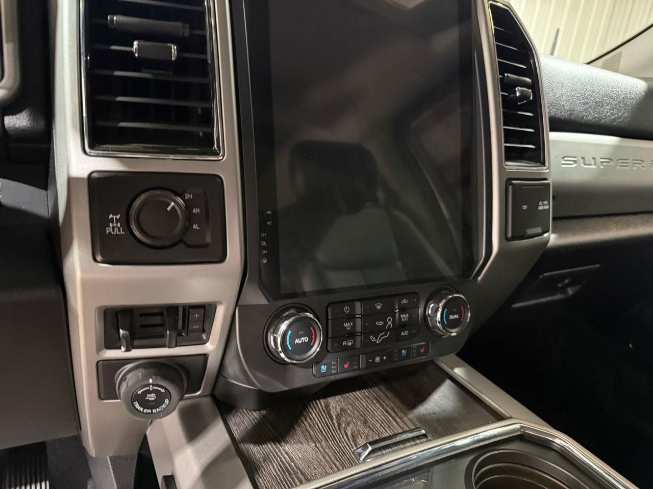 Ford F-250 SD Lariat Crew Cab 4WD 2020