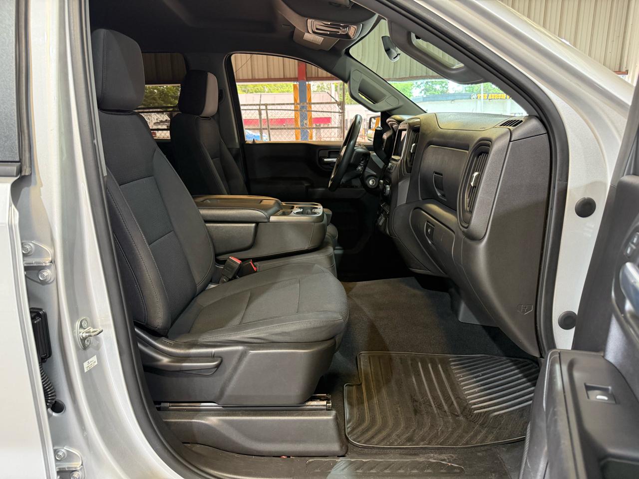 Chevrolet Silverado 1500 Custom Crew Cab 4WD 2020