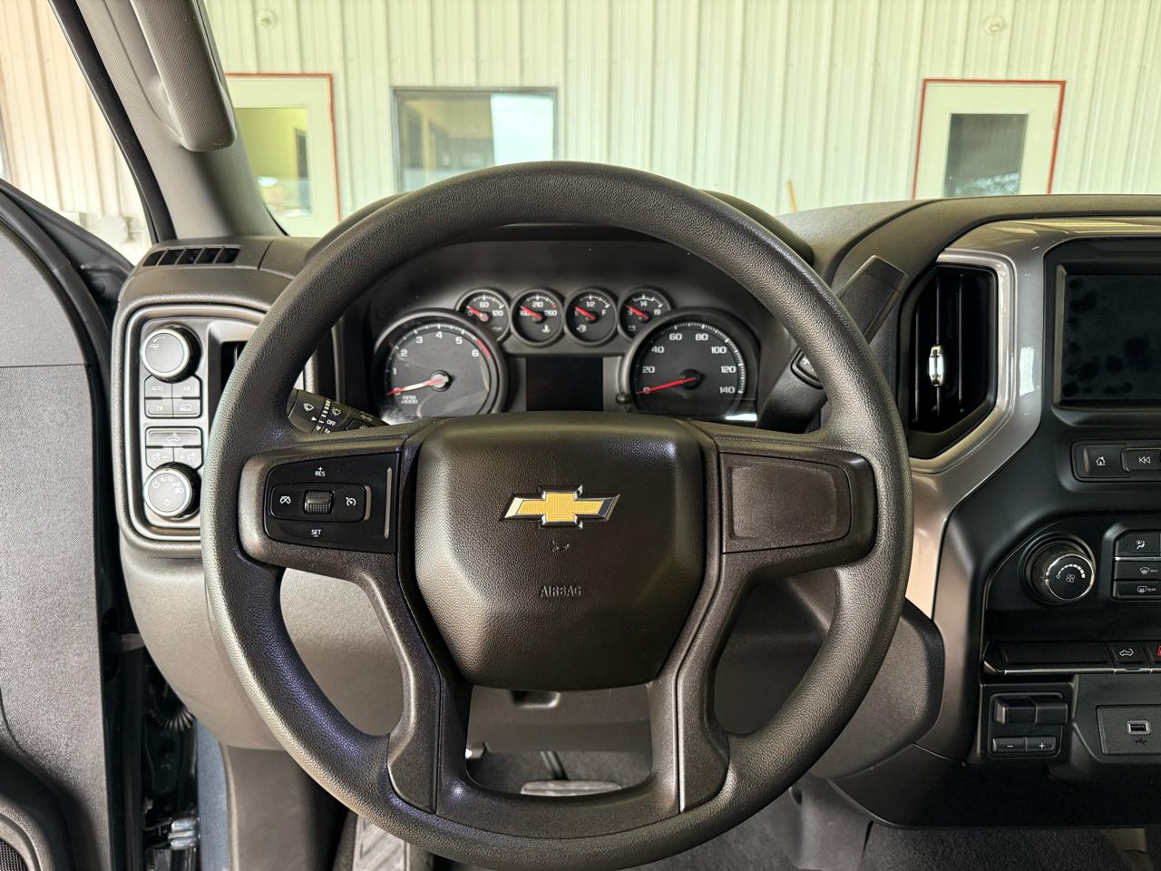 Chevrolet Silverado 1500 Custom Crew Cab Short Box 4WD 2020