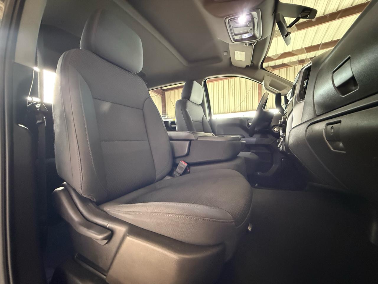 Chevrolet Silverado 1500 Custom Crew Cab Short Box 4WD 2020