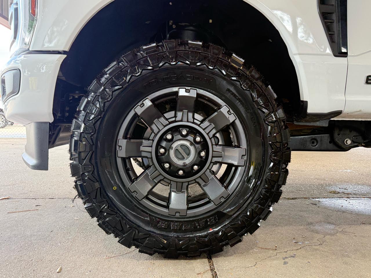 Ford F-250 SD XLT Crew Cab 4WD 2024