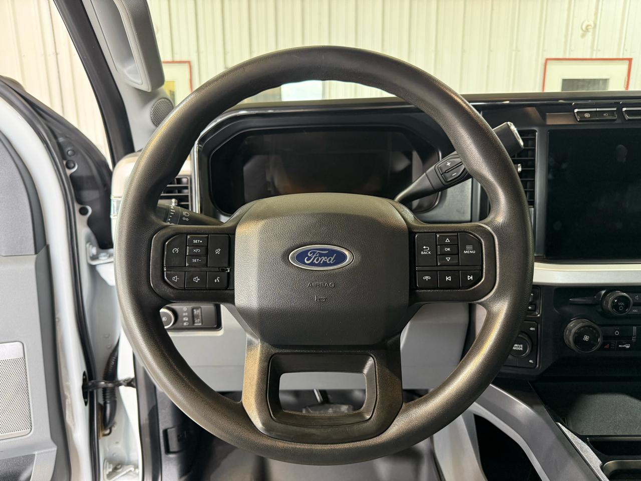 Ford F-250 SD XLT Crew Cab 4WD 2024